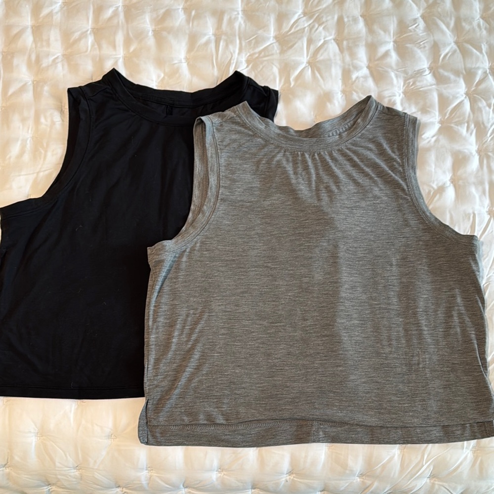 Set of 2 like new all in motion workout Crop Tops